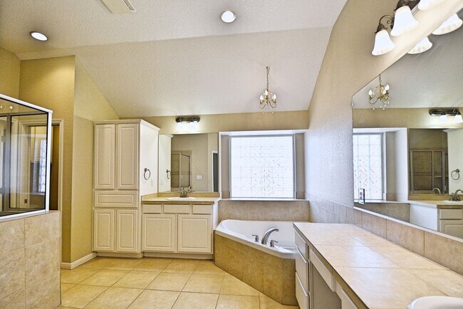 Building Photo - 1257 Nickel Creek