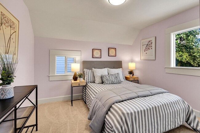 Building Photo - 2Bd/1Ba Seattle House