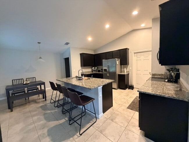 Building Photo - Cape Coral 3/2 Single Family Home