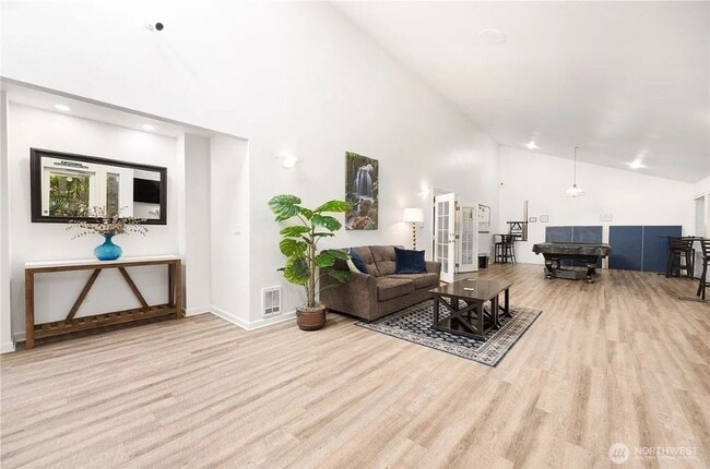 Building Photo - 2Bd/1.75Ba Kirkland Condo