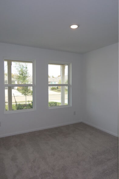 Building Photo - 5122 Red Drum Dr