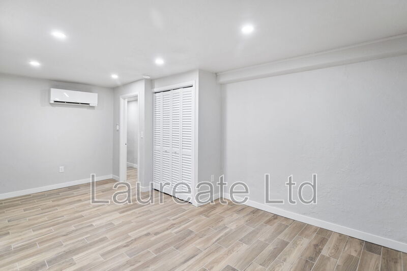 Building Photo - 1058 N Pearl St