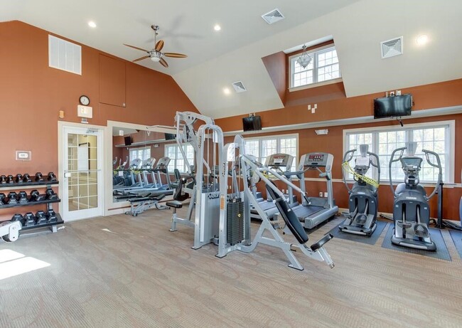 Clean and Safe gym - 1101 Primrose Ct