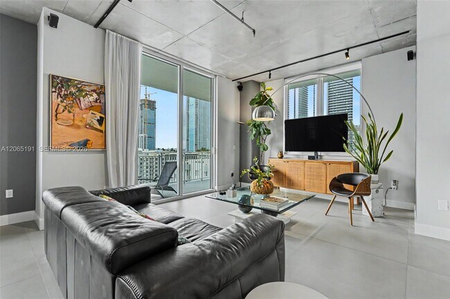 Building Photo - 2275 Biscayne Blvd