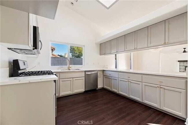 Building Photo - 68135 Encinitas Rd