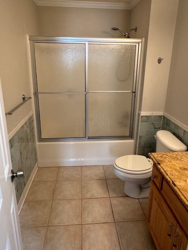 Building Photo - Port Warwick Luxury attached Home End Unit