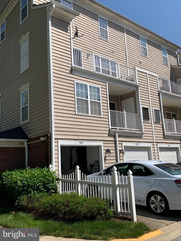 Building Photo - 1001 Treeland Way