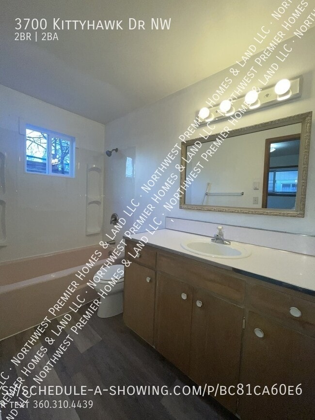 Building Photo - 3700 Kittyhawk Dr NW