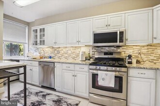 Building Photo - 10500 ROCKVILLE PIK