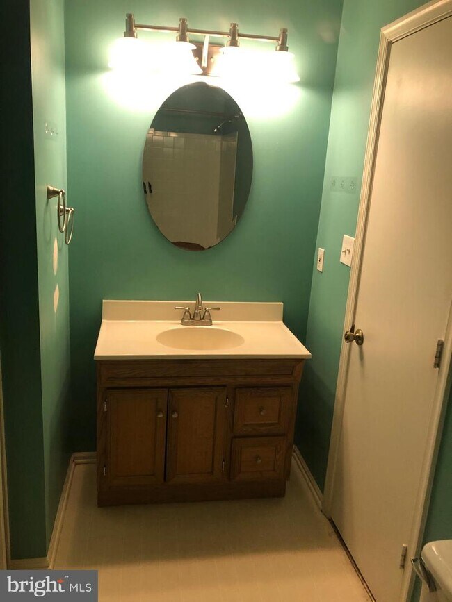 Building Photo - 20073 Dunstable Cir