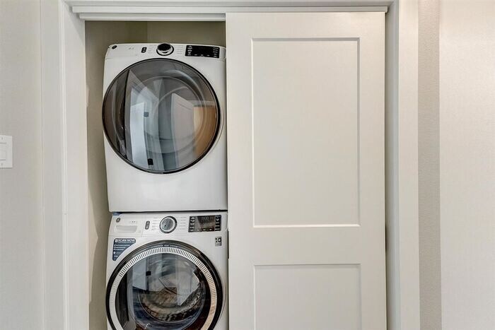 Building Photo - 5000 Claudia Dr