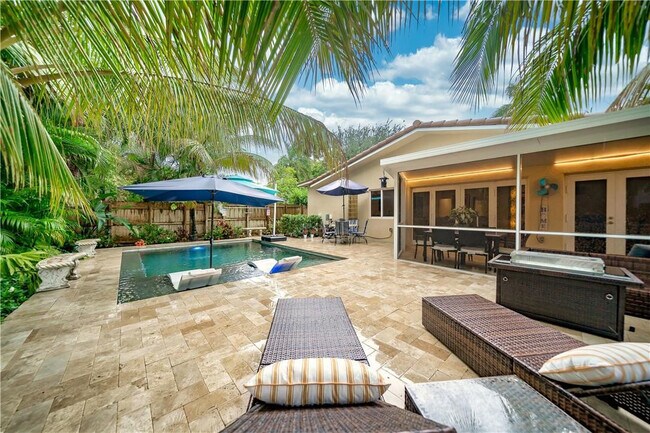 Building Photo - 1728 NE 16th Ave