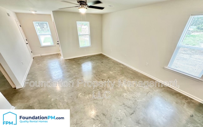 Building Photo - 2506 E Tyler Ave