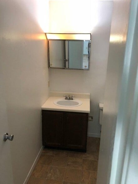 Building Photo - Franklin Township Three Bedroom Ranch