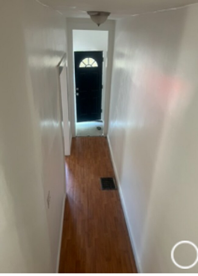 Building Photo - SECTION 8 WELCOME! Newly renovated 3BR 1 bath