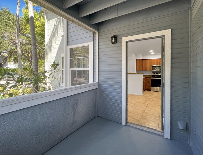 Building Photo - 1050 Crystal Way