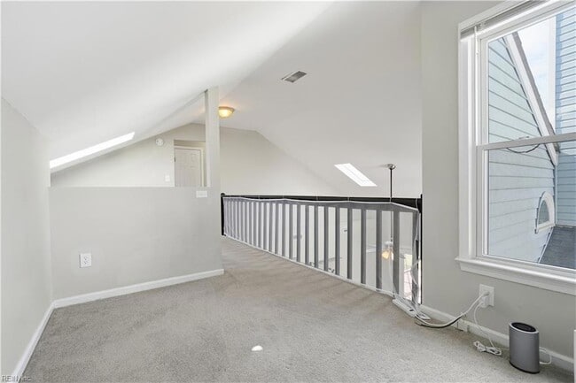 Building Photo - 1329 Thamesford Dr