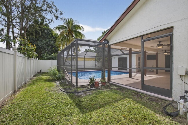 Building Photo - 798 Blueberry Dr