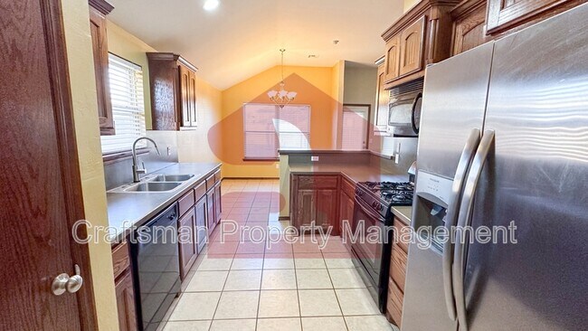 Building Photo - 1704 January Pl