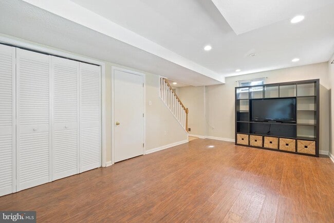 Building Photo - 5601 Wyngate Dr