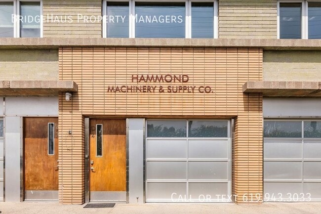 Building Photo - 3033 India St