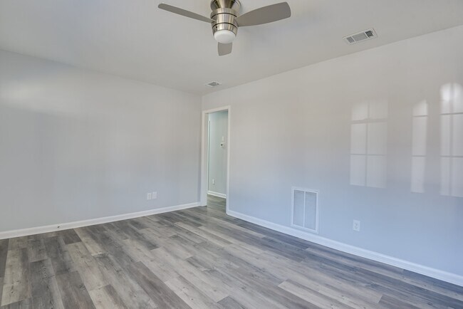 Building Photo - 1709 Forest Creek Ct