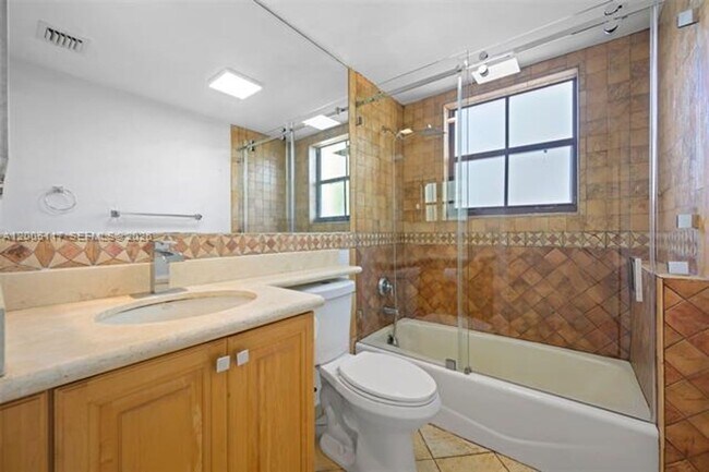 Building Photo - 3255 NE 184th St