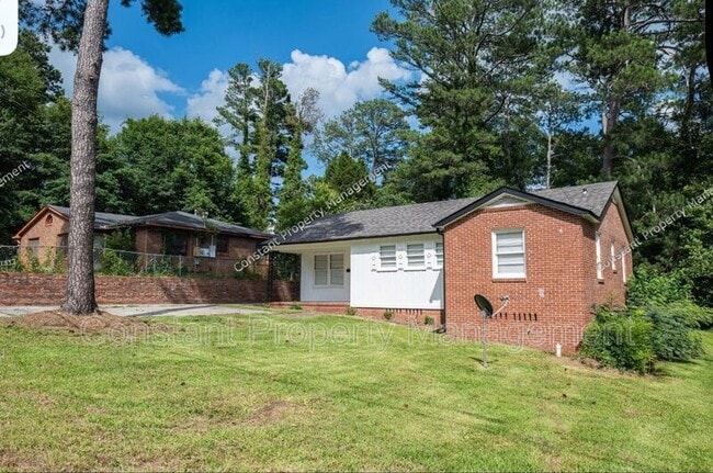 Building Photo - 489 Forest Ave