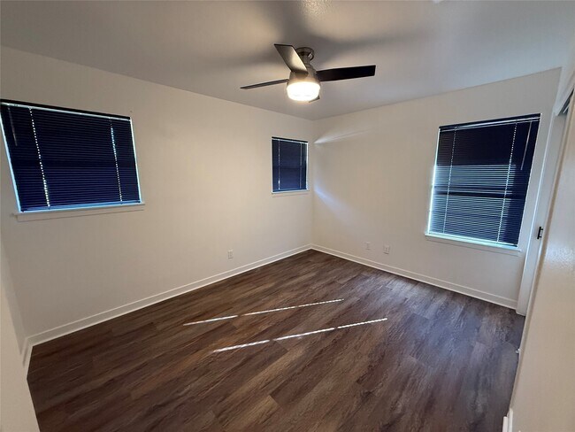 Building Photo - 4111 Beran Dr