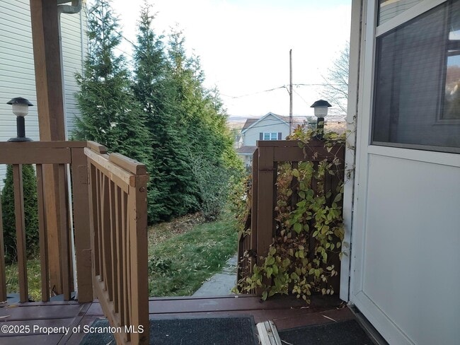 Building Photo - 1023 Carmalt St