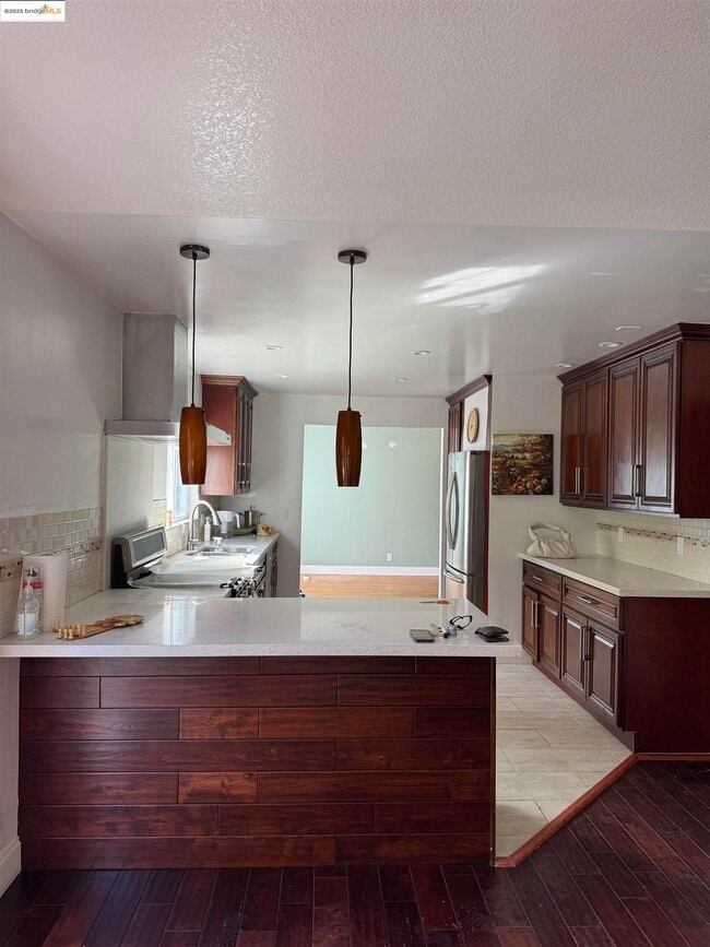 Building Photo - 8 Juniper Way