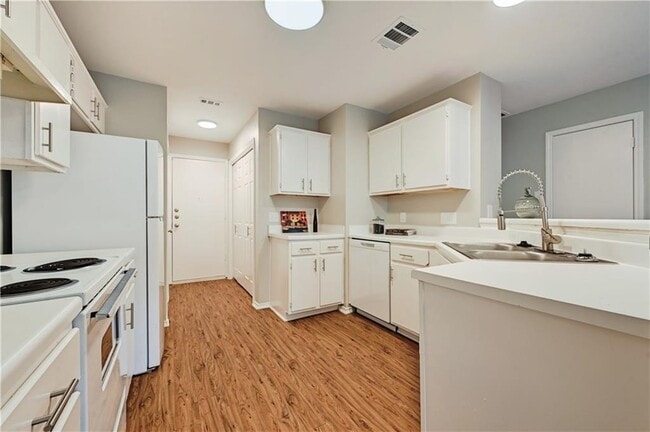 Building Photo - 9602 Nightjar Dr
