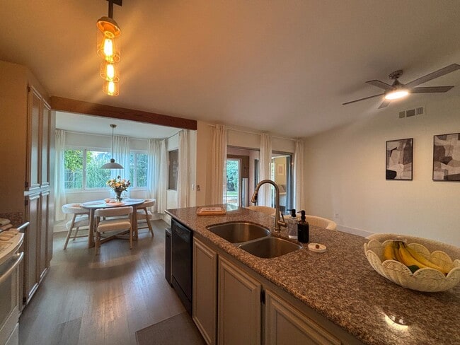 Building Photo - Beautiful Single-Story Gem in Vacaville!