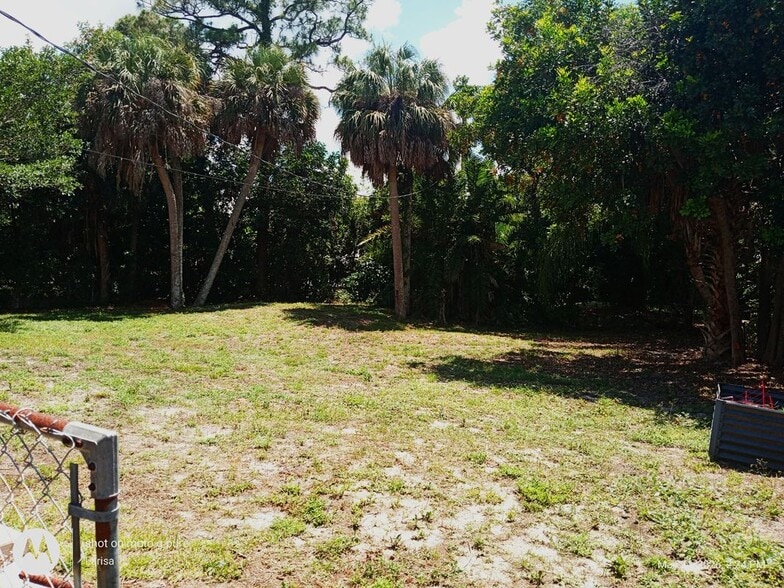Building Photo - 1439 Glick Dr