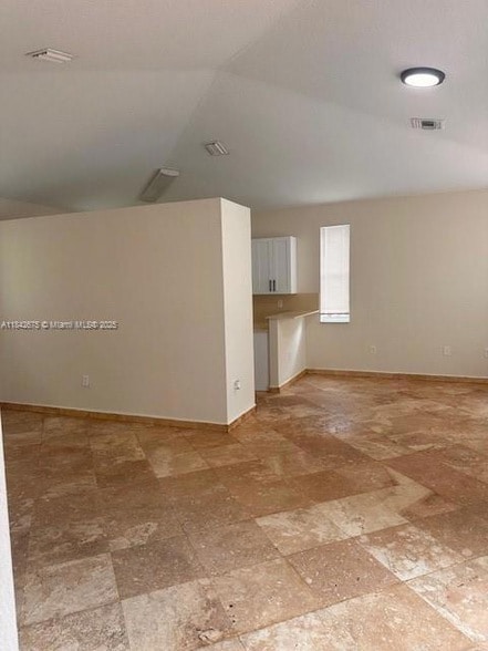Building Photo - 21733 Ingraham Ave Rd