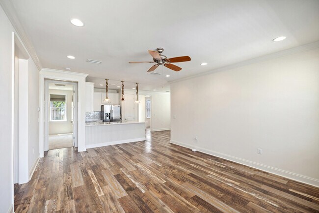 Building Photo - 35 Hatton Ct