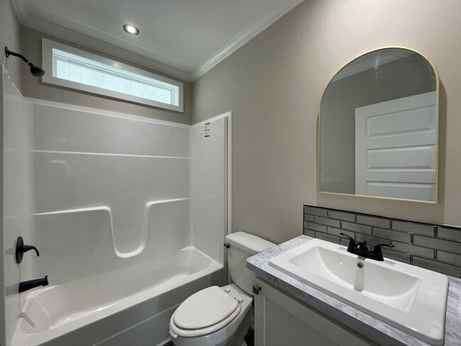 Building Photo - 437 Andros