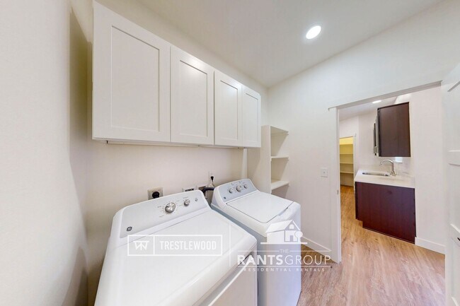 Building Photo - ***PENDING APPLICATION***Brand New! Modern...