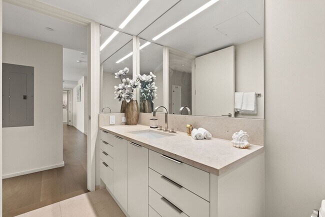 Building Photo - Park Lane Getaway by Gather: 2BR Oceanview...