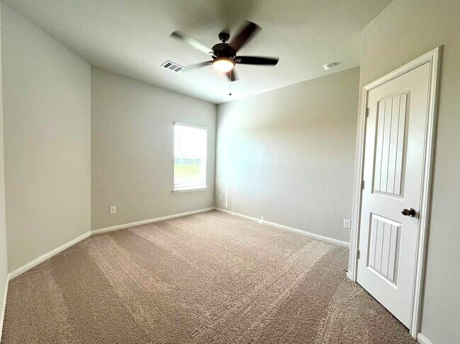 Building Photo - 4814 Blue Jacaranda Wy