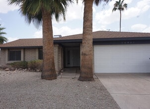 Building Photo - 10851 N 65th Ave