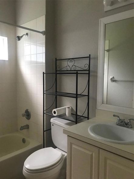 Building Photo - 420 Moss View Cir