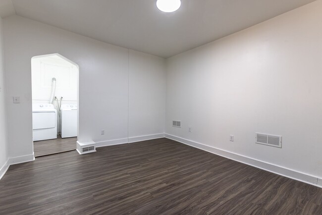 Building Photo - 974 Manton Way