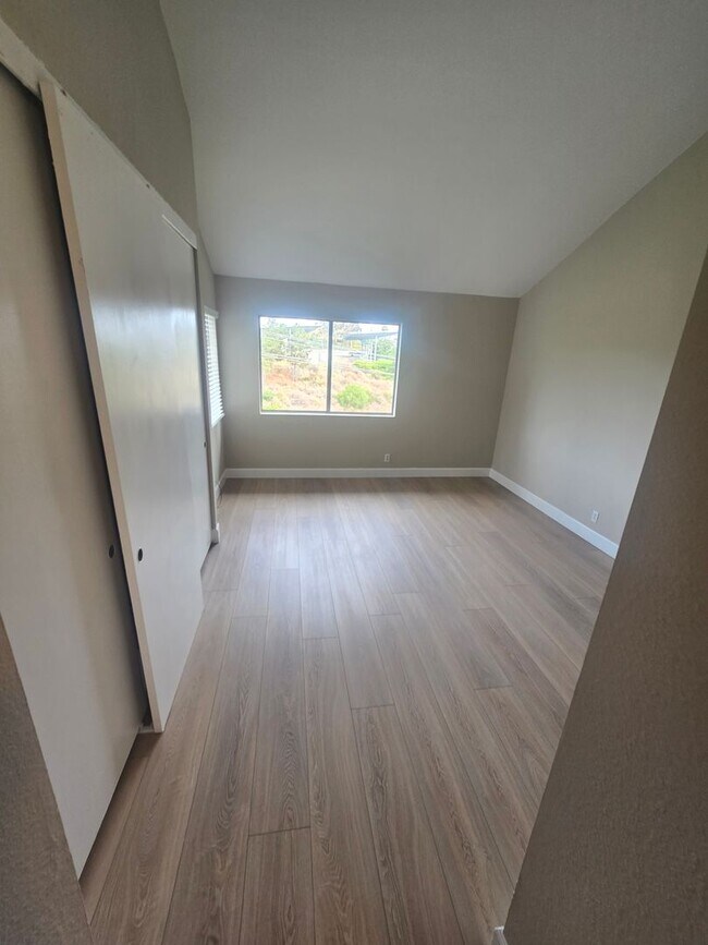 Building Photo - 2 Story Townhouse in Point Loma