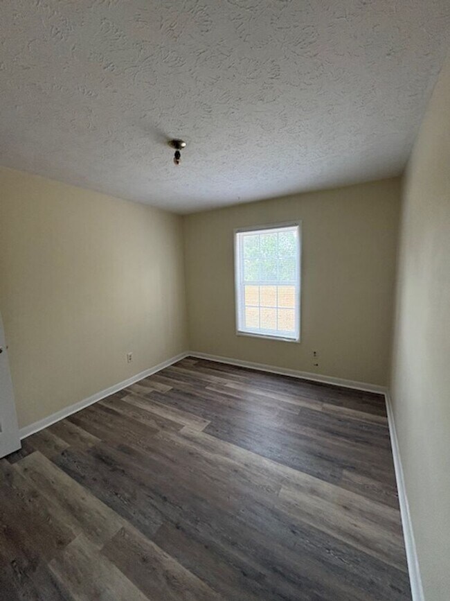 Building Photo - 3818 John Marshall Rd