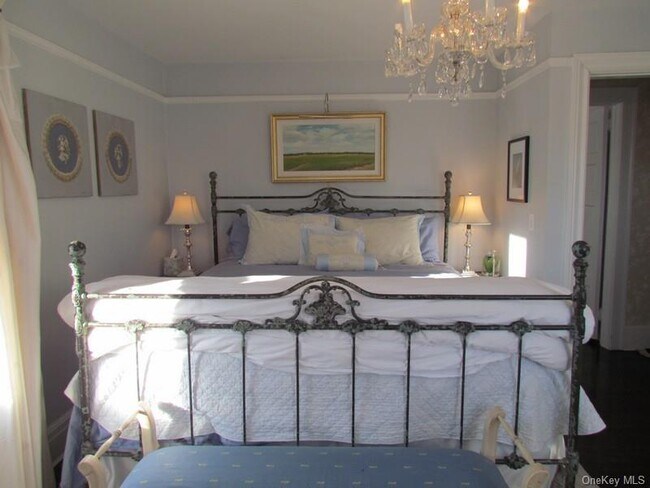 Building Photo - 29 Ash St