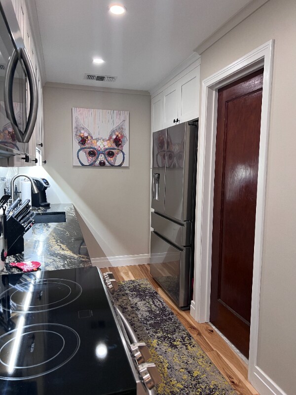 Building Photo - 200 Lakefront Blvd