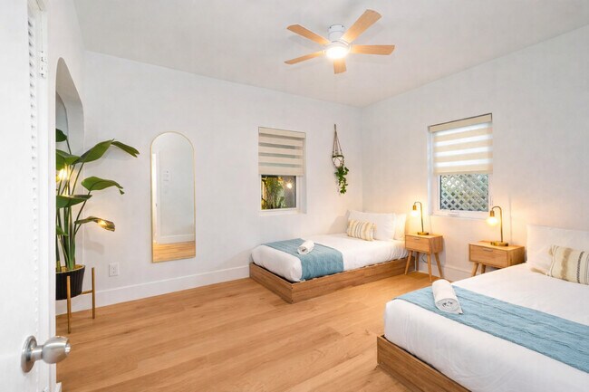 Building Photo - 1336 NE 14th Ave