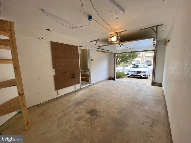 Building Photo - 6623 Frost Lake Ln