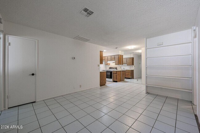 Building Photo - 9001 W Elm St